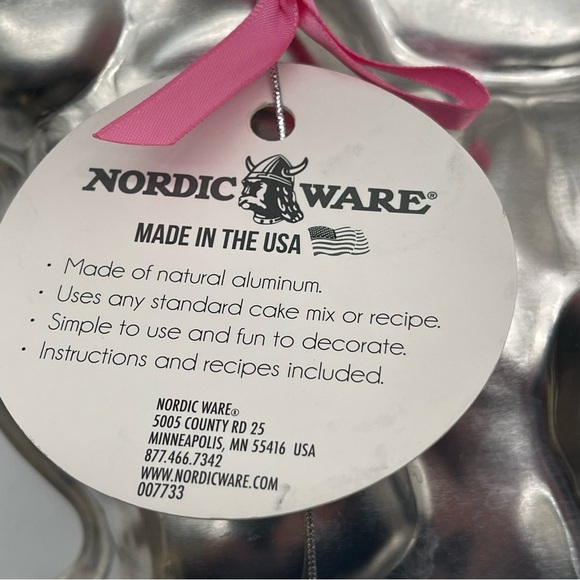 Nordic Ware 3D Aluminum Stand Up Rabbit Cake Pan Easter Bunny Vintage Inspired - Picture 10 of 12